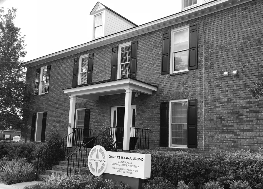 Outside view of Compass Dental in Savannah