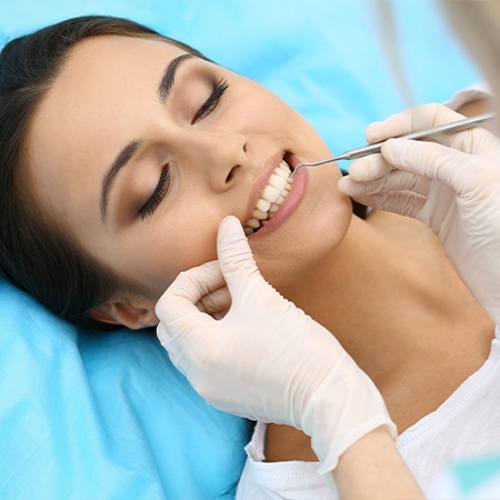 Woman with healthy teeth and gums